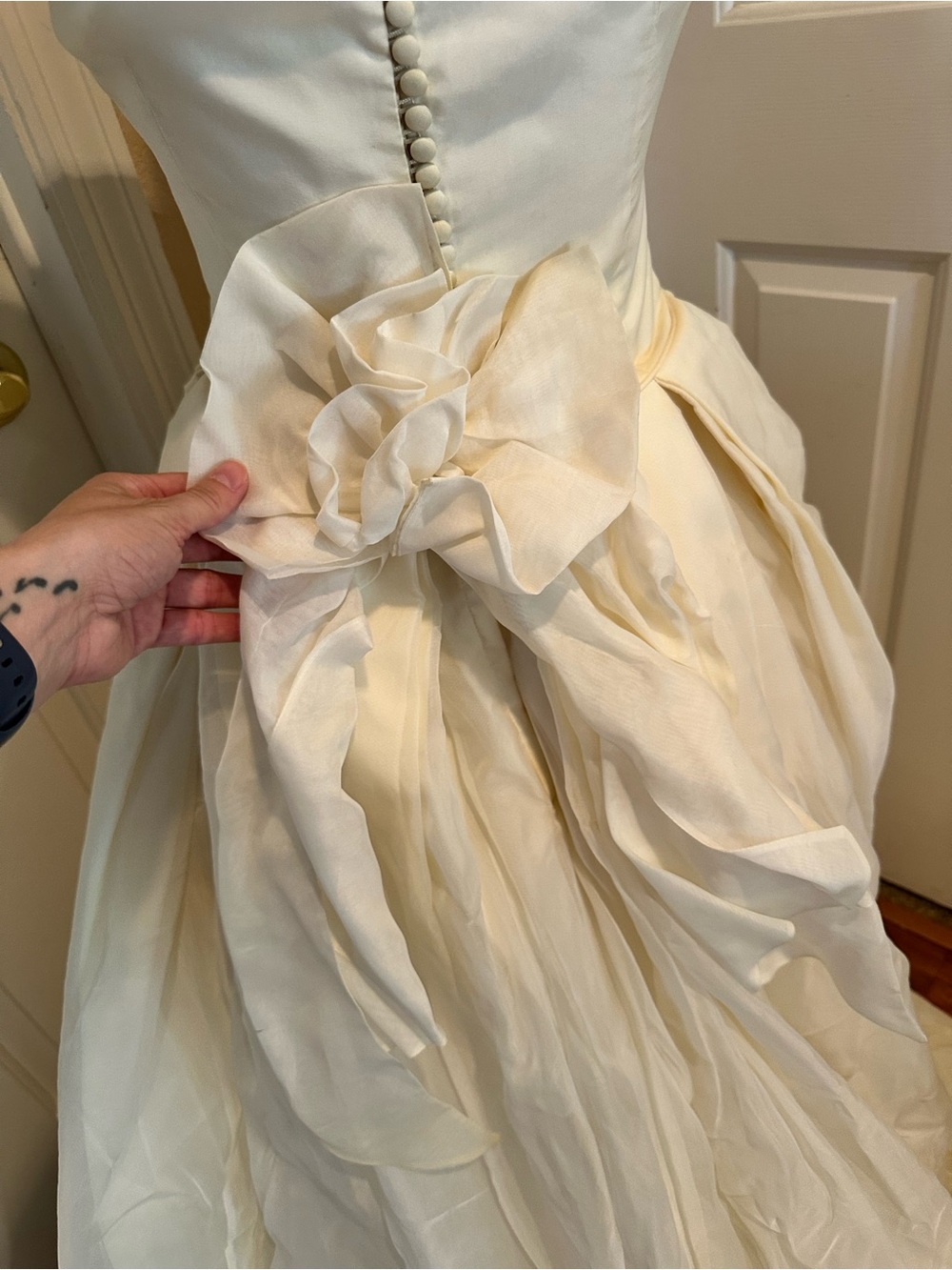 1950’s Ivory Lace-Accent Vintage Wedding Gown - Picture 9 of 11
